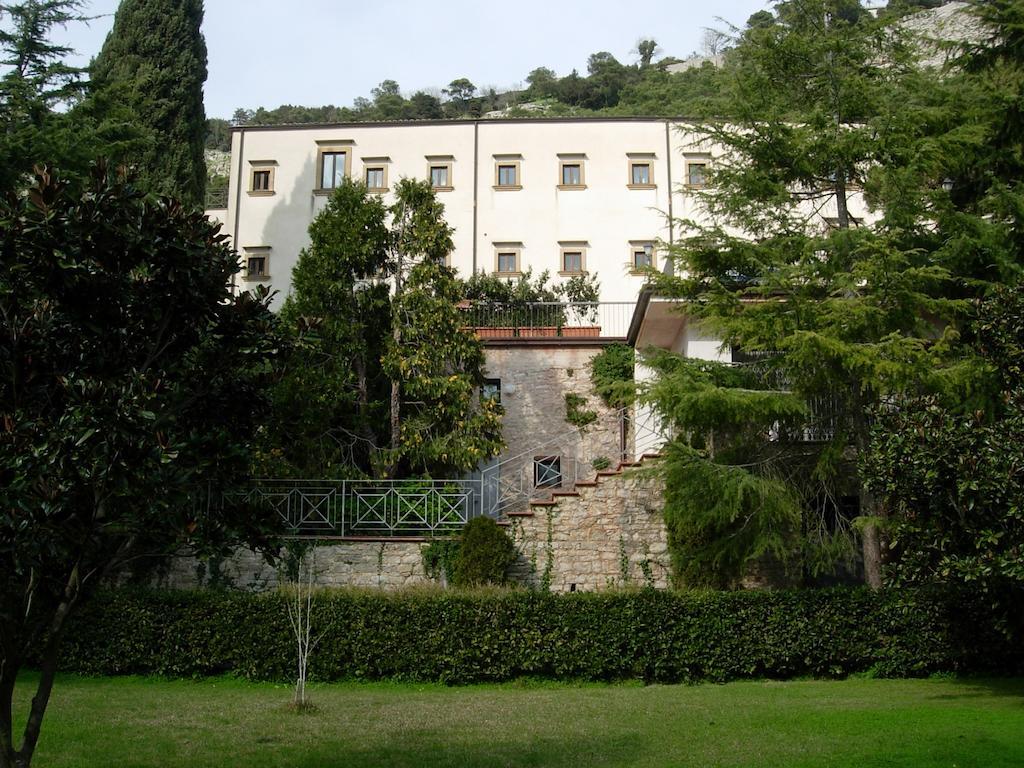 Eremo Hotel Casa Del Sorriso Эриче Экстерьер фото