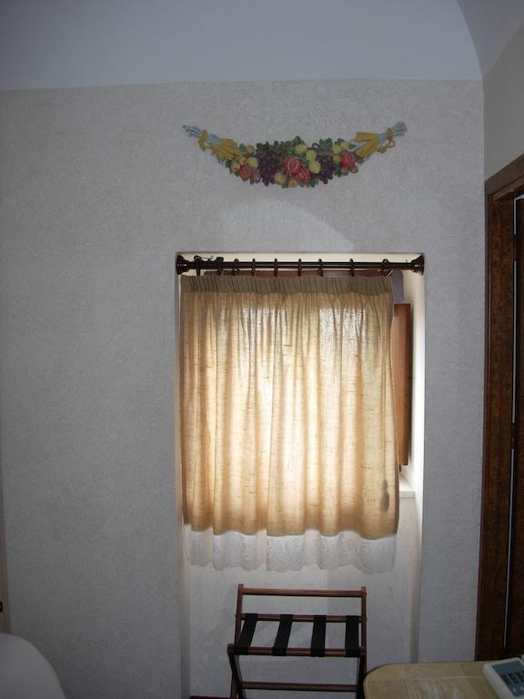 Eremo Hotel Casa Del Sorriso Эриче Экстерьер фото