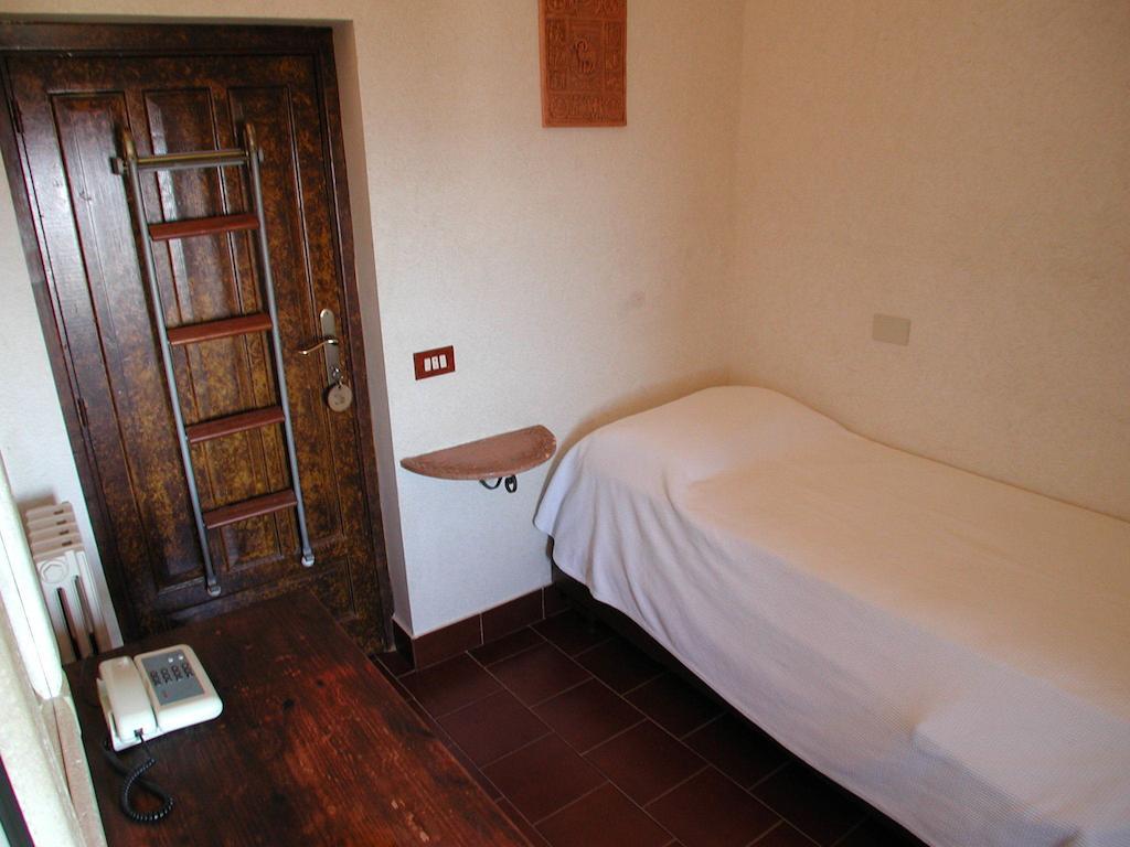 Eremo Hotel Casa Del Sorriso Эриче Экстерьер фото