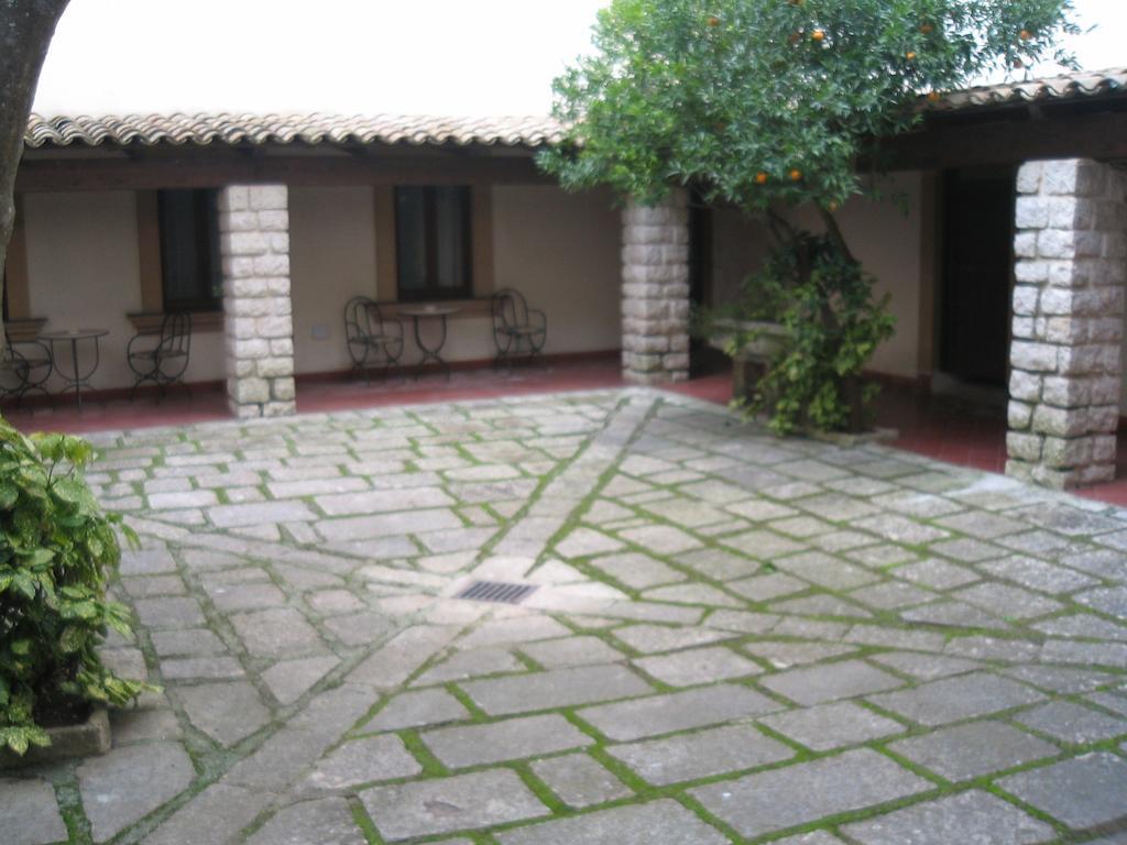 Eremo Hotel Casa Del Sorriso Эриче Экстерьер фото
